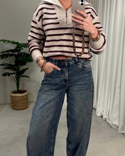 Afbeelding in Gallery-weergave laden, TruiAMNyraLaLunaTheLabelSH701PBordeauxStripe__3