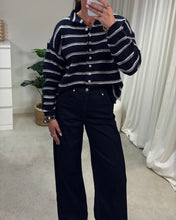 Afbeelding in Gallery-weergave laden, Cardigan AMZaya LaLunaTheLabel A8518 Navy Stripe
