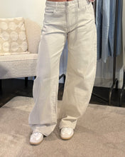 Afbeelding in Gallery-weergave laden, Jeans AMAlix LaLunaTheLabel 55815 Beige
