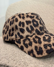 Afbeelding in Gallery-weergave laden, PetGwenLaLunaTheLabelAM_55163LeopardAOP__2
