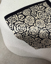 Afbeelding in Gallery-weergave laden, Sjaal AMSahari LaLunaTheLabel AM_53500 Black/Flower
