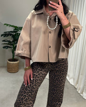 Afbeelding in Gallery-weergave laden, Trenchcoat AMRivala LaLunaTheLabel 4572 Beige
